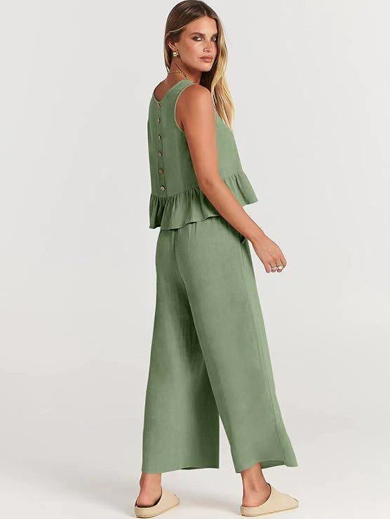 Completo due pezzi con volant da donna