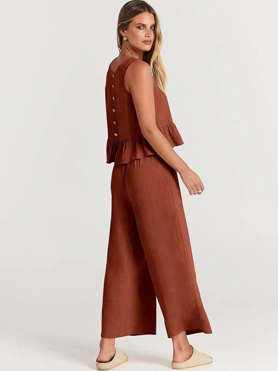 Completo due pezzi con volant da donna