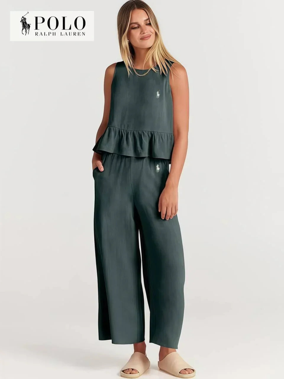 Completo due pezzi con volant da donna