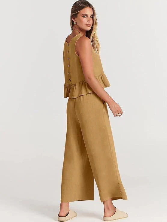 Completo due pezzi con volant da donna